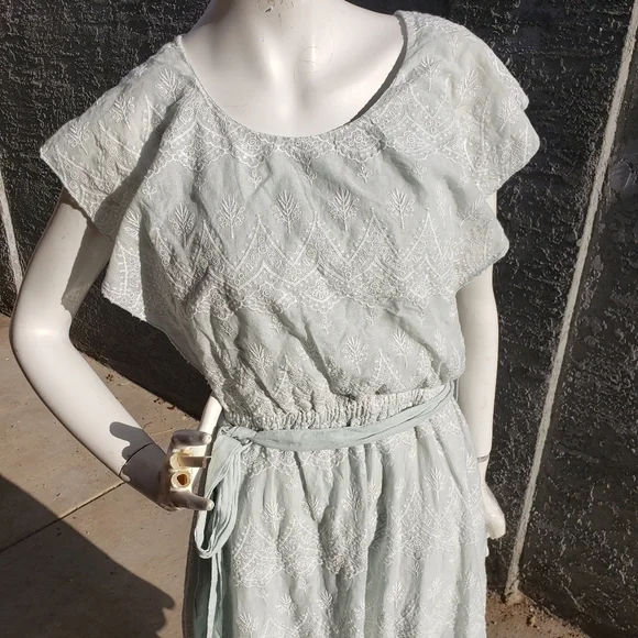 green emerald velvet dress for Love & Lemons